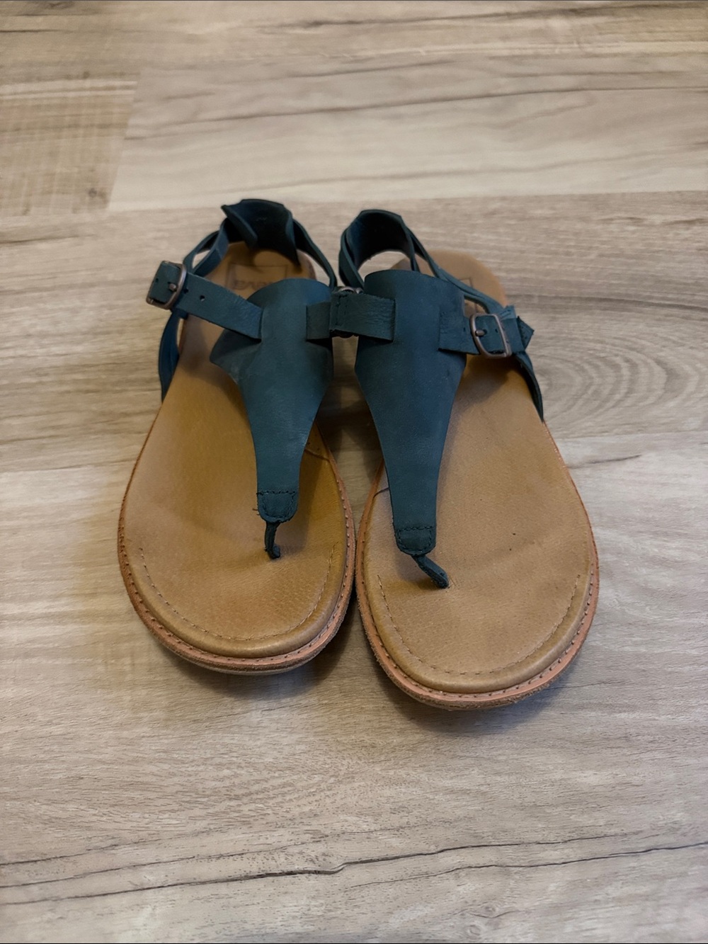 Teva Women's Green T-Strap Leather Sandals - Comfortable Everyday Style